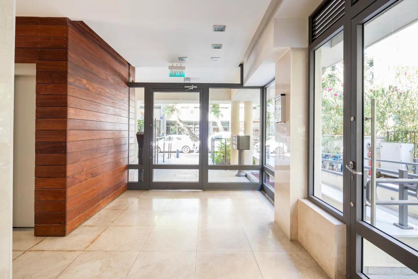 Luxury Oasis Apartment *